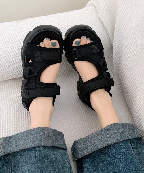 Shoes in Closet（シューズインクローゼット）の「軽量厚底 フットベッド ベルクロ スポーツサンダル 1842（サンダル・レディース・ブラック×ホワイト/アイボリー/ブラック×ブラック・LL/L/M/S）」の15枚目の写真