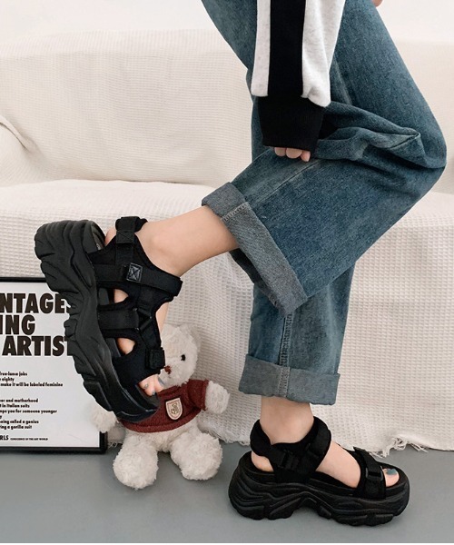 Shoes in Closet（シューズインクローゼット）の「軽量厚底 フットベッド ベルクロ スポーツサンダル 1842（サンダル・レディース・ブラック×ホワイト/アイボリー/ブラック×ブラック・LL/L/M/S）」の12枚目の写真