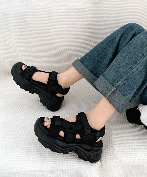 Shoes in Closet（シューズインクローゼット）の「軽量厚底 フットベッド ベルクロ スポーツサンダル 1842（サンダル・レディース・ブラック×ホワイト/アイボリー/ブラック×ブラック・LL/L/M/S）」の14枚目の写真