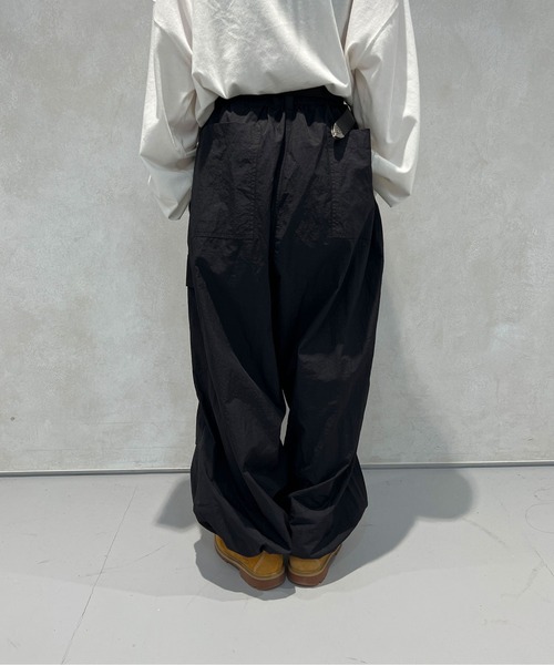 sedacle（セダクル）の「シャカシャカスノーカーゴパンツ（カーゴ