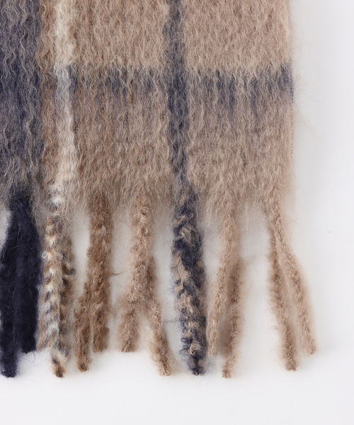 THROW（スロー）の「【THROW / スロー】Mohair Shaggy Big Check（マフラー・メンズ・ホワイト/ブラウン・FREE）」の4枚目の写真