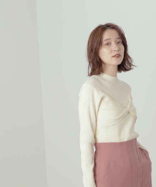 N.(N. Natural Beauty Basic)(エヌエヌナチュラルビューティーベーシック)の「◆ツイストデザインリブニット(ニット/セーター・レディース・オフホワイト/ブラック/グリーン・MEDIUM)」の17枚目の写真