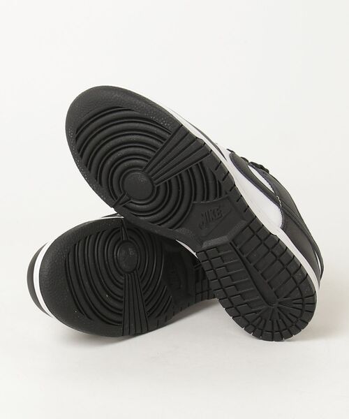 NIKE(ナイキ)の「WMNS DUNK LOW(スニーカー・レディース・ブラック×ホワイト・23.5cm/24.0cm/24.5cm/23.0cm/25.0cm/22.5cm/25.5cm/26.0cm)」の8枚目の写真