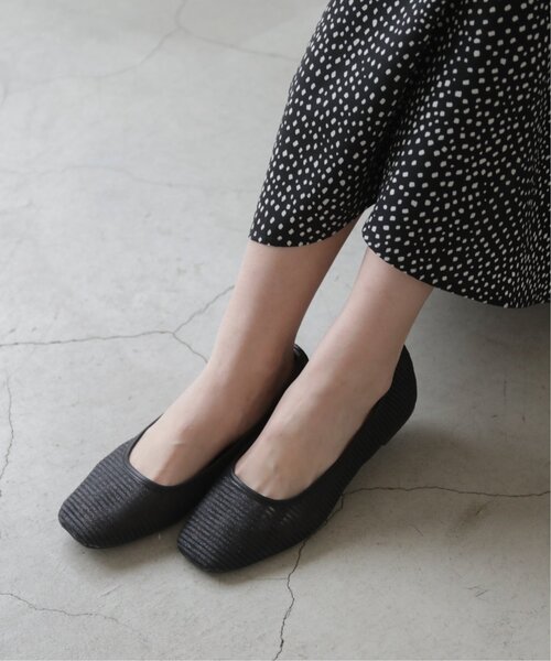 RAY CASSIN(レイカズン)の「M/L シアーフラットシューズ(バレエシューズ・レディース・ブラック/キナリ・MEDIUM/LARGE)」の2枚目の写真