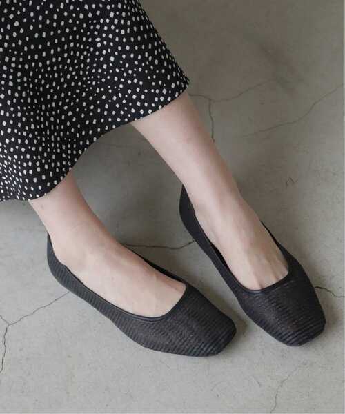 RAY CASSIN(レイカズン)の「M/L シアーフラットシューズ(バレエシューズ・レディース・ブラック/キナリ・MEDIUM/LARGE)」の3枚目の写真