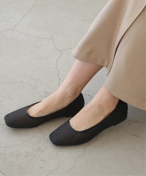 RAY CASSIN(レイカズン)の「M/L シアーフラットシューズ(バレエシューズ・レディース・ブラック/キナリ・MEDIUM/LARGE)」の6枚目の写真