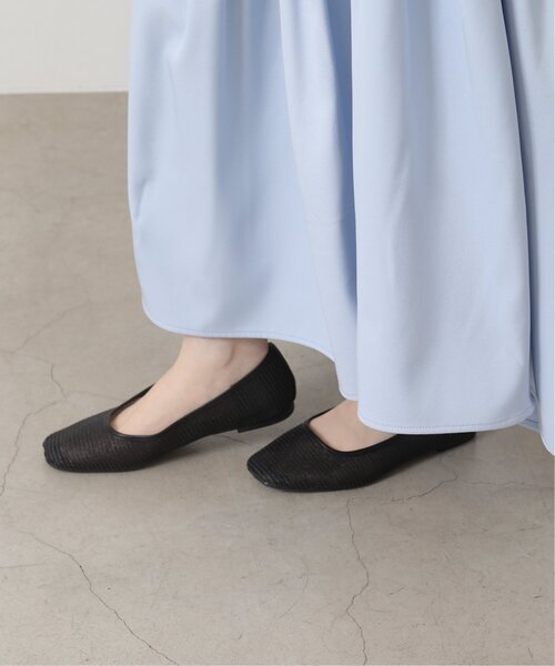 RAY CASSIN(レイカズン)の「M/L シアーフラットシューズ(バレエシューズ・レディース・ブラック/キナリ・MEDIUM/LARGE)」の11枚目の写真