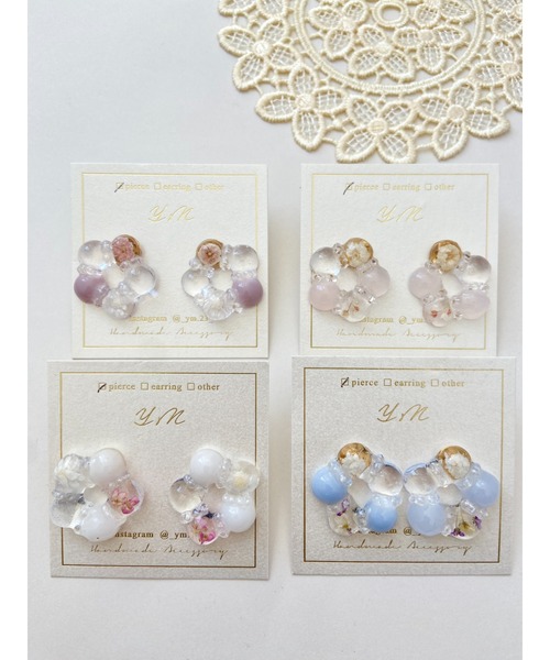 tone(トーン)の「【YM】お花リース/レジン サージカルステンレスピアス(MA)(ピアス(両耳用)・レディース・ホワイト/ピンク/ブルー/クリア・FREE)」の9枚目の写真