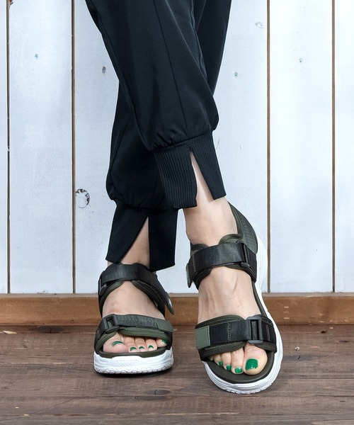 moz（モズ）の「moz(モズ) ロゴ入り厚底クッションスポーツサンダル（サンダル・レディース・ブラック/カーキ/ベージュ・M/S/L/LL）」の12枚目の写真