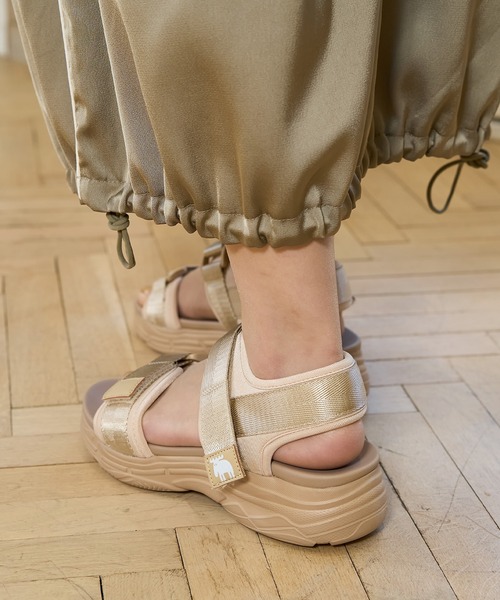 moz（モズ）の「moz(モズ) ロゴ入り厚底クッションスポーツサンダル（サンダル・レディース・ブラック/カーキ/ベージュ・M/S/L/LL）」の21枚目の写真