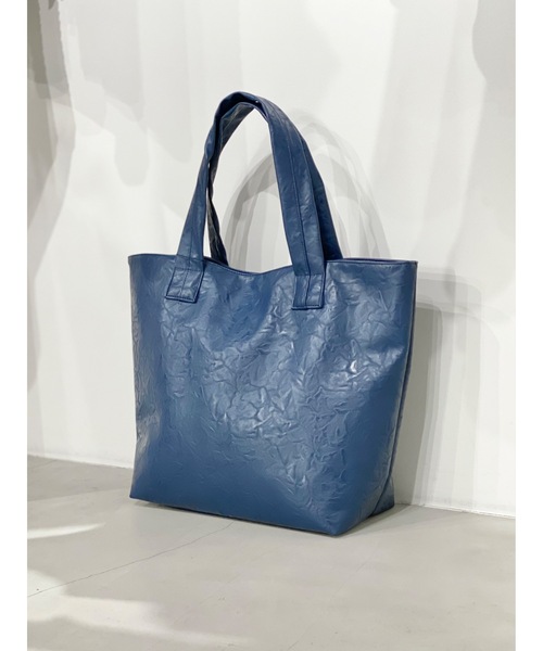 ZUCCa（ズッカ）の「EMBOSSバッグ / バッグ（トートバッグ・レディース・シルバー/ホワイト/ブラック/レッド/ネイビー/ブラウン/ゴールド・FREE）」の4枚目の写真