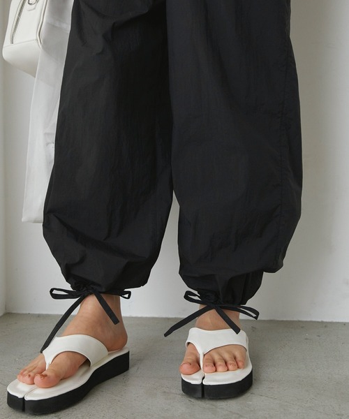 forksy.（フォルクシー）の「【forksy.】ナイロンパフスリーブジャンプスーツ（つなぎ/オールインワン・レディース・ピンク/ブラック/ブルー/グレイッシュベージュ・FREE）」の15枚目の写真