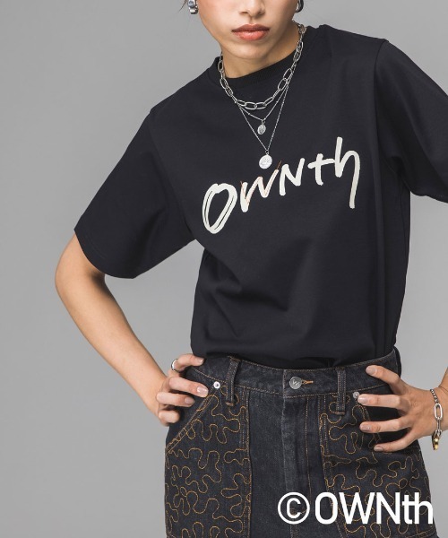 OWNth(オンス)の「綿100%ステッチロゴTシャツ(Tシャツ/カットソー・レディース・ホワイト/ブラック・S/M)」の1枚目の写真