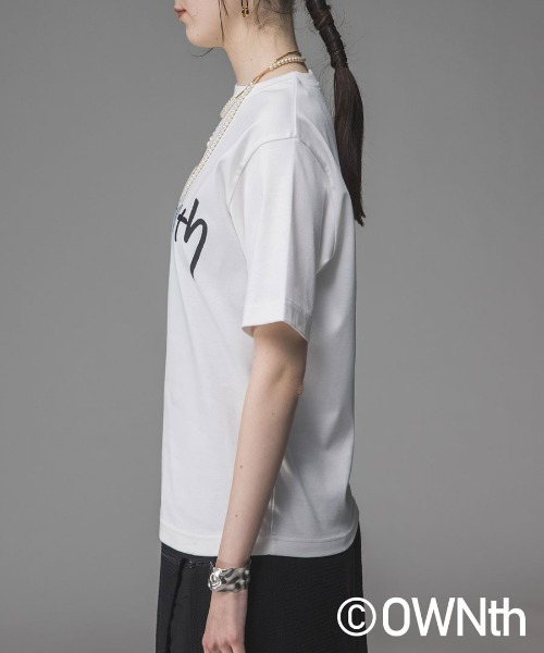 OWNth(オンス)の「綿100%ステッチロゴTシャツ(Tシャツ/カットソー・レディース・ホワイト/ブラック・S/M)」の3枚目の写真