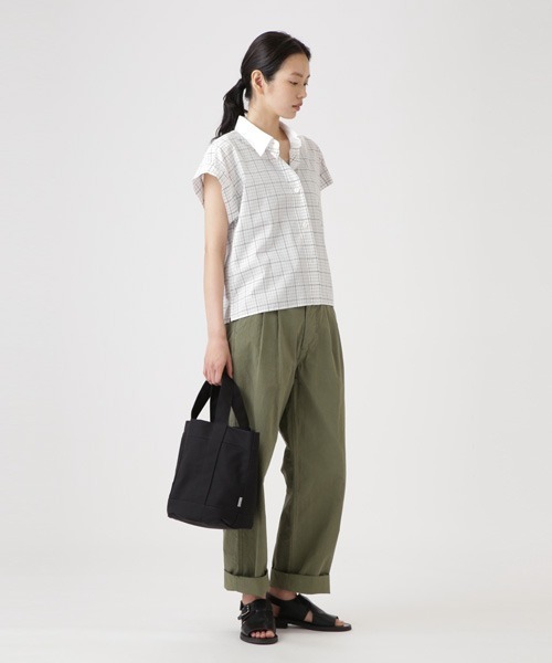 美品 2024SS マーガレットハウエル コットンナイロントートバッグ MARGARET HOWELL（マーガレットハウエル）の「COTTON NYLON