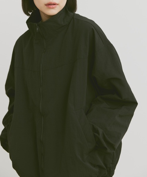 flaner（フラネ）の「Loose military nylon blouson / ルーズミリタリーナイロンブルゾン（ブルゾン・レディース・ブラック/ベージュ/チャコールグレー・LARGE/MEDIUM）」の9枚目の写真