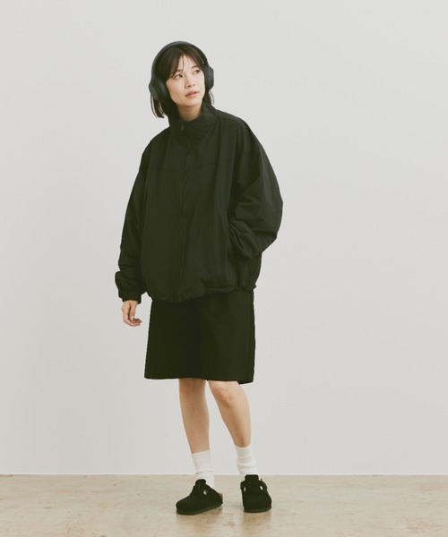 flaner（フラネ）の「Loose military nylon blouson / ルーズミリタリーナイロンブルゾン（ブルゾン・レディース・ブラック/ベージュ/チャコールグレー・LARGE/MEDIUM）」の17枚目の写真