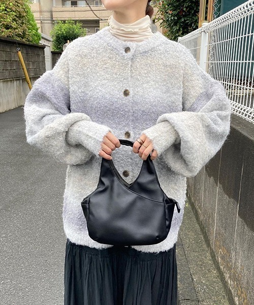 LBC(エルビーシー)の「フェイクレザークリテバッグミニショルダーバッグ(ショルダーバッグ・レディース・イエロー/ブラック/シルバー/ブルー/テラコッタ・FREE)」の10枚目の写真