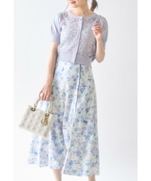 tocco closet(トッコ クローゼット)の「パールビジュー釦フラワーレース切り替えニットカーディガン(カーディガン/ボレロ・レディース・ネイビー/オフホワイト/ラベンダー/ベージュ・M)」の6枚目の写真