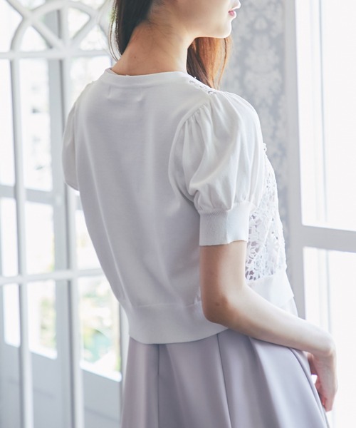 tocco closet(トッコ クローゼット)の「パールビジュー釦フラワーレース切り替えニットカーディガン(カーディガン/ボレロ・レディース・ネイビー/オフホワイト/ラベンダー/ベージュ・M)」の20枚目の写真