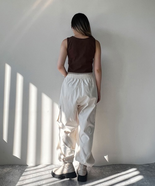 179/WG(イチナナキュウダブルジー)の「クロップド リブタンクトップ/ワンポイント刺繍(タンクトップ・レディース・ブラウン/オフホワイト/チャコールグレー・FREE)」の17枚目の写真