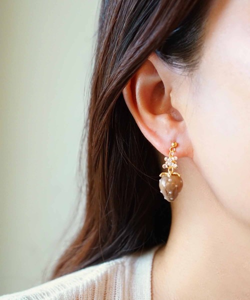 CERCA(チェルカ)の「jolie minette/小さな フルーツ ゴールド ピアス(ピアス(両耳用)・レディース・ブラック/クリア/ブラウン/ベージュ・FREE)」の9枚目の写真