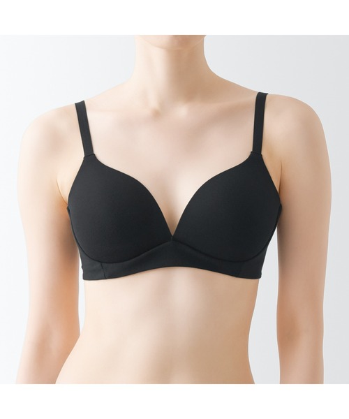ノンワイヤーモールド ホックのないブラジャー（ブラジャー