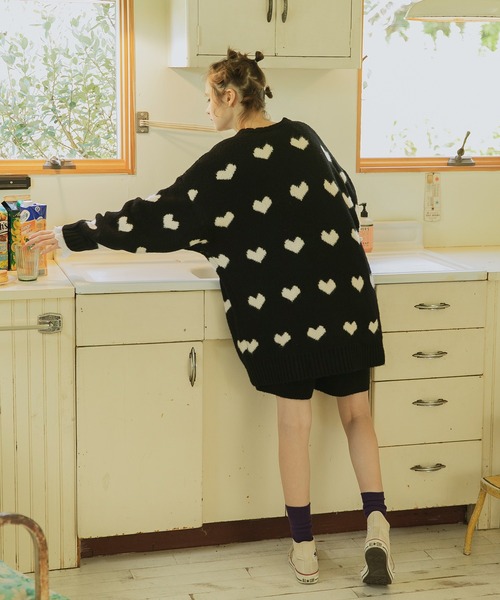 forksy.(フォルクシー)の「【forksy.】オーバーサイズリバーシブルハートニットプルオーバー(ニット/セーター・レディース・グレー/ブラック/ネイビー/アイボリー/ブルー・FREE)」の11枚目の写真