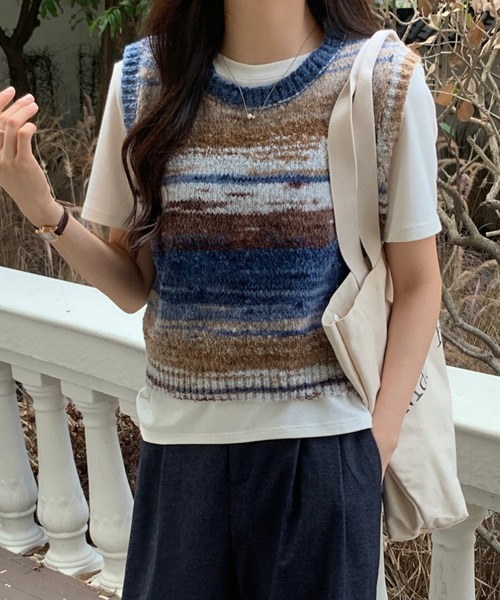 ABITOKYO（アビトーキョー）の「グラデーションマルチウェイボーダーニットベスト（ベスト・レディース・グリーン系その他/ブルー系その他/オレンジ系その他・FREE）」の5枚目の写真