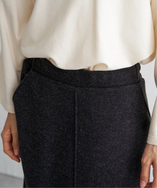 LBC(エルビーシー)の「圧縮ジャージIラインスカート(スカート・レディース・ダークブラウン/チャコールグレー/ベージュ・M)」の8枚目の写真