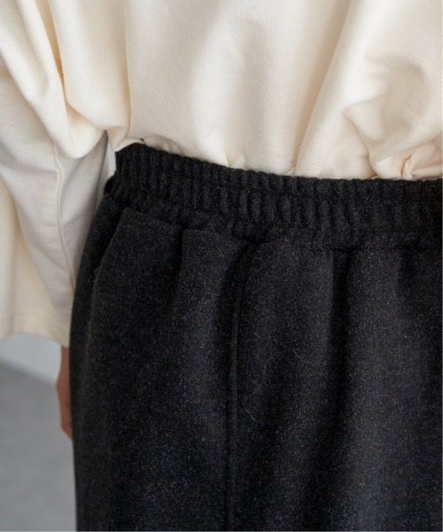 LBC(エルビーシー)の「圧縮ジャージIラインスカート(スカート・レディース・ダークブラウン/チャコールグレー/ベージュ・M)」の10枚目の写真