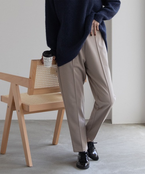 NAVY（ネイビー）の「NAVY 起毛ツイル テーパードパンツ（その他パンツ・レディース・ブラック/ブラウン/ブルー系/ベージュ・M/L）」の4枚目の写真