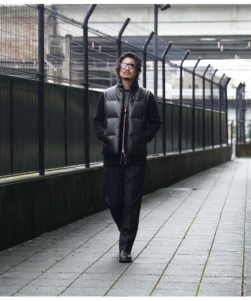 EMMETI（エンメティ）の「EMMETI / エンメティ：別注 ISE -0.5mm-：ONLYARK-0-1040[MUS]（ダウンベスト・メンズ・ブラック系その他/スミクロ・54/52/48/50）」の13枚目の写真