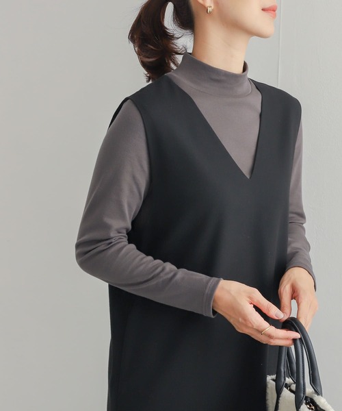 URBAN RESEARCH DOORS（アーバンリサーチドアーズ）の「コットンスムースハイネックプルオーバー（Tシャツ/カットソー・レディース・チャコールグレー/オフホワイト・MEDIUM）」の2枚目の写真