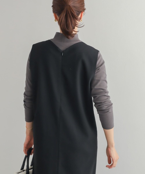 URBAN RESEARCH DOORS（アーバンリサーチドアーズ）の「コットンスムースハイネックプルオーバー（Tシャツ/カットソー・レディース・チャコールグレー/オフホワイト・MEDIUM）」の10枚目の写真