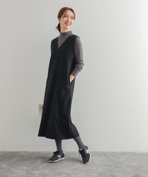 URBAN RESEARCH DOORS（アーバンリサーチドアーズ）の「コットンスムースハイネックプルオーバー（Tシャツ/カットソー・レディース・チャコールグレー/オフホワイト・MEDIUM）」の12枚目の写真