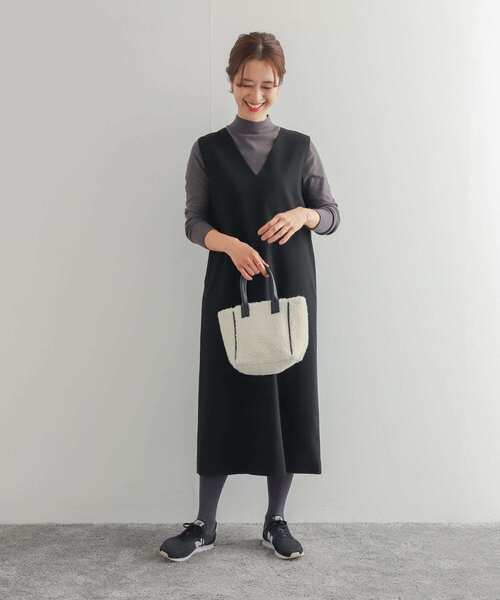 URBAN RESEARCH DOORS（アーバンリサーチドアーズ）の「コットンスムースハイネックプルオーバー（Tシャツ/カットソー・レディース・チャコールグレー/オフホワイト・MEDIUM）」の13枚目の写真