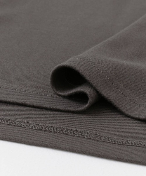 URBAN RESEARCH DOORS（アーバンリサーチドアーズ）の「コットンスムースハイネックプルオーバー（Tシャツ/カットソー・レディース・チャコールグレー/オフホワイト・MEDIUM）」の21枚目の写真