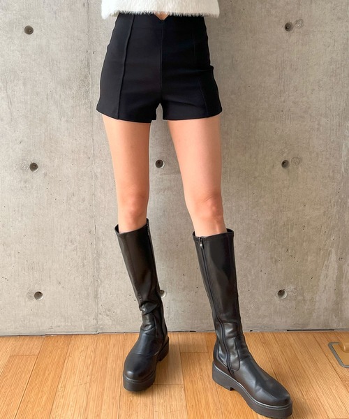 GLAMOROUS JANE（グラマラスジェーン）の「ハイウエストショートパンツ（その他パンツ・レディース・ブラック・S/M）」の4枚目の写真