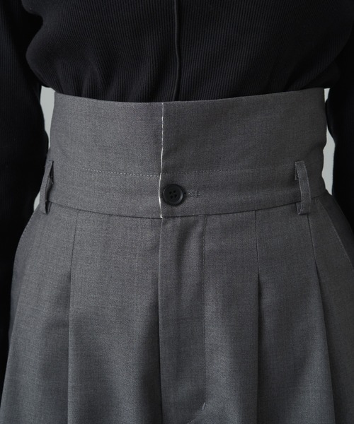 PUAL CE CIN（ピュアルセシン）の「ウエスト折り返しデザインタックワイドパンツ（スラックス・レディース・ブラック/グレー・FREE）」の7枚目の写真