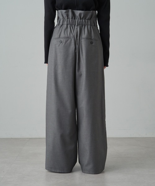 PUAL CE CIN（ピュアルセシン）の「ウエスト折り返しデザインタックワイドパンツ（スラックス・レディース・ブラック/グレー・FREE）」の4枚目の写真