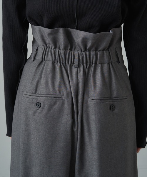 PUAL CE CIN（ピュアルセシン）の「ウエスト折り返しデザインタックワイドパンツ（スラックス・レディース・ブラック/グレー・FREE）」の12枚目の写真