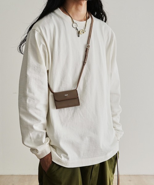 1/2HALF エンボスレザーキャッチャー　ニブンノイチハーフ 1/2 HALF（ニブンノイチハーフ）の「1/2HALF エンボスレザー