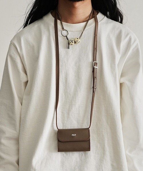 1/2HALF エンボスレザーキャッチャー　ニブンノイチハーフ 1/2 HALF（ニブンノイチハーフ）の「1/2HALF エンボスレザー