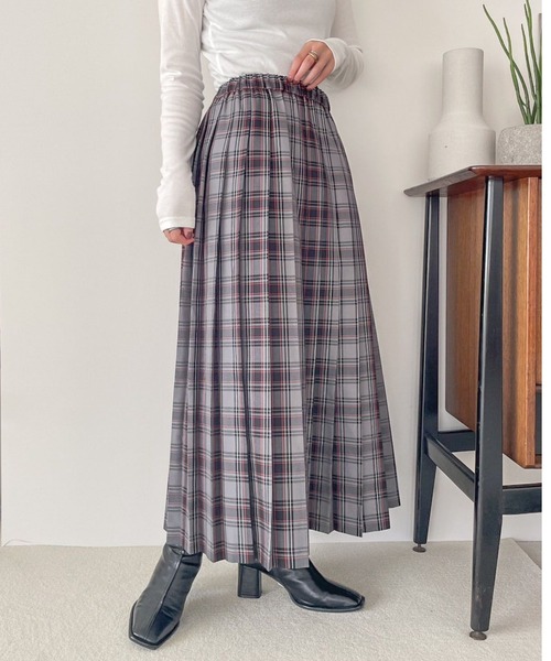 LOWRYS FARM(ローリーズファーム)の「チェックプリーツスカート 995459(スカート・レディース・グレー/ベージュ/ネイビー・FREE)」の2枚目の写真