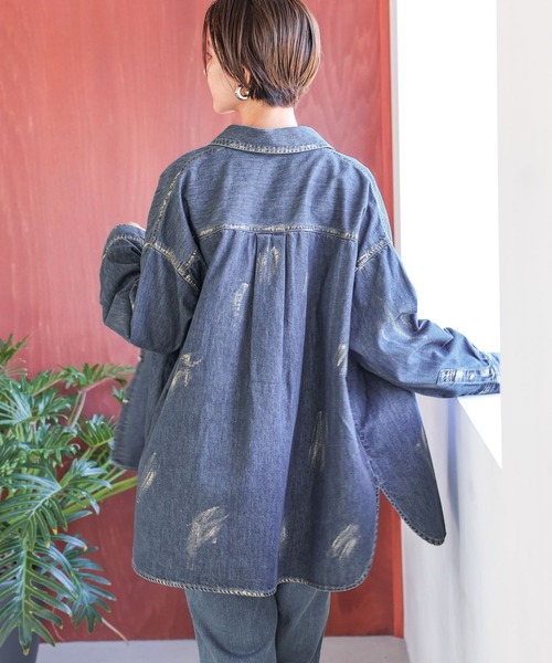 LEPSIM(レプシィム)の「箔プリントデニムシャツ 987193(シャツ/ブラウス・レディース・オフホワイト/インディゴブルー・FREE)」の12枚目の写真