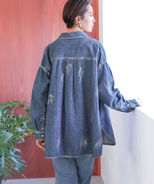 LEPSIM(レプシィム)の「箔プリントデニムシャツ 987193(シャツ/ブラウス・レディース・オフホワイト/インディゴブルー・FREE)」の13枚目の写真