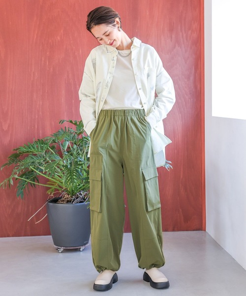 LEPSIM(レプシィム)の「箔プリントデニムシャツ 987193(シャツ/ブラウス・レディース・オフホワイト/インディゴブルー・FREE)」の19枚目の写真