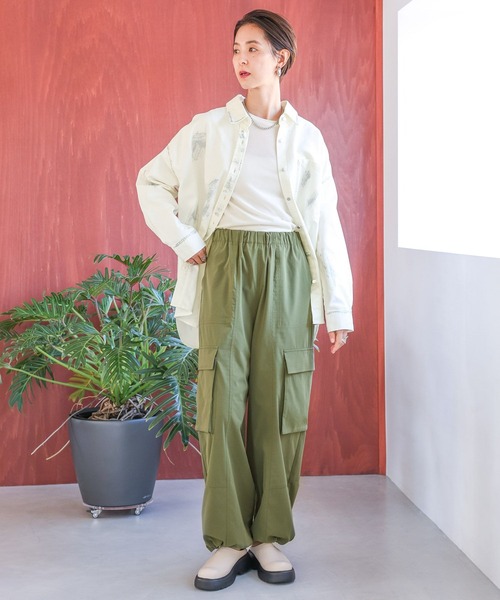 LEPSIM(レプシィム)の「箔プリントデニムシャツ 987193(シャツ/ブラウス・レディース・オフホワイト/インディゴブルー・FREE)」の20枚目の写真