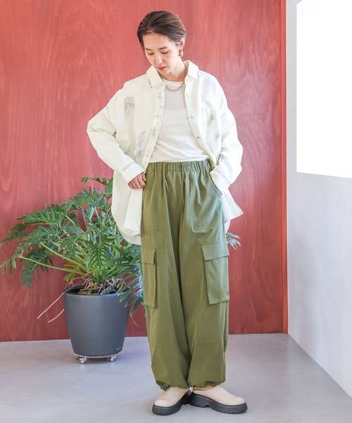 LEPSIM(レプシィム)の「箔プリントデニムシャツ 987193(シャツ/ブラウス・レディース・オフホワイト/インディゴブルー・FREE)」の21枚目の写真